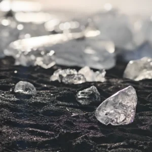 Kristallen op het strand, beeld bij automatisering en funnels